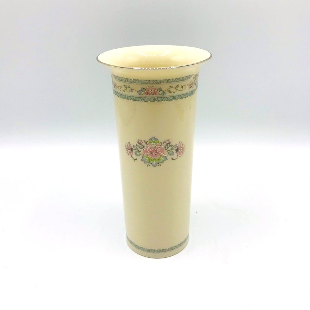 Vintage Lenox Charleston porcelain cream color floral, silver trim vase. U.S.A.